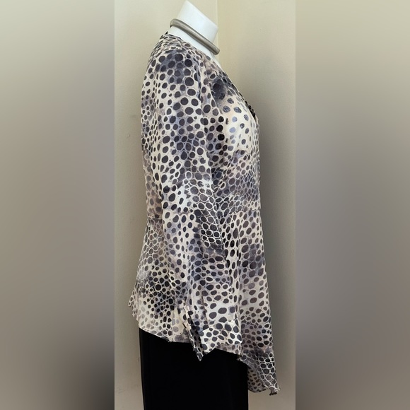Alfani NWT White, Black Blue Animal Print Asymmetrical Wrap Look Blouse Sz L - Picture 2 of 12